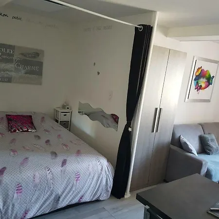 Studio Entierement Meuble *